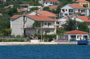 Apartments by the sea Vinisce, Trogir - 4892